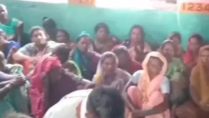 सौंसर: शिक्षिका के अभद्र पूर्ण व्यवहार से नाराज पलकों ने स्कूल में दिया धरना, हटाने की कर रहे मांग