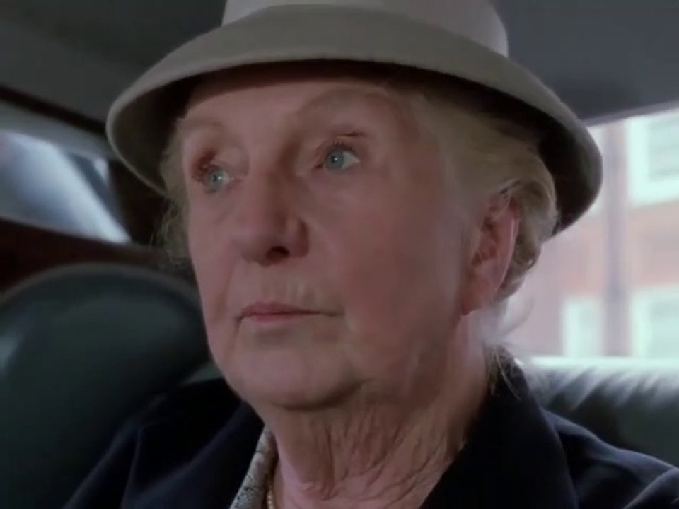 Miss Marple. 'They Do It With Mirrors' (1991).   Joan Hickson • Jean Simmons