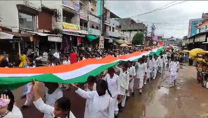 तिरंगा यात्रा निकालकर किया नगर भ्रमण