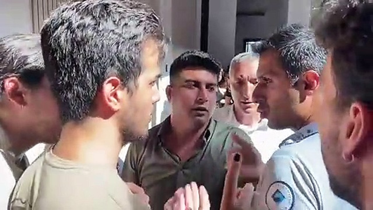 Boğaziçi Üniversitesi'nde öğrenci kulüpleri odalarından gözaltı tehdidiyle çıkarıldı