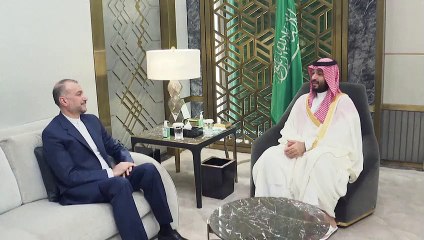 وزير الخارجية الإيراني يؤكد إجراء "حوار صريح وشفاف" مع ولي العهد السعودي