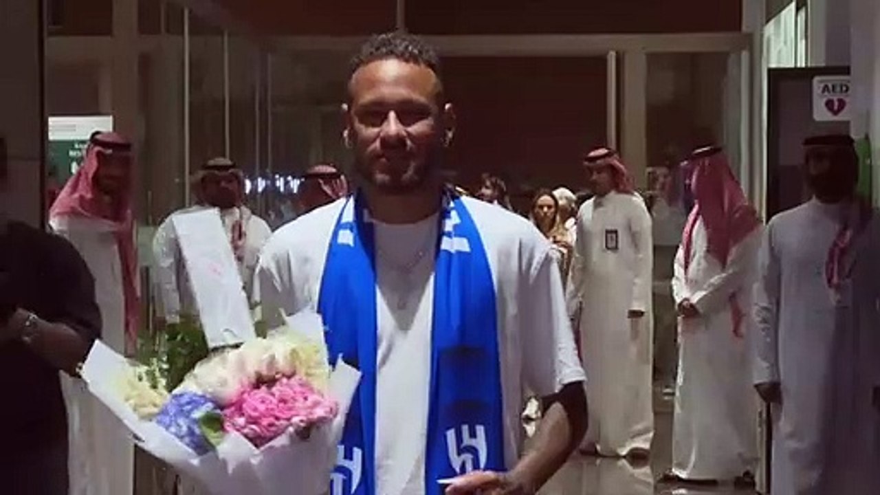 Neymar desembarca em Riad