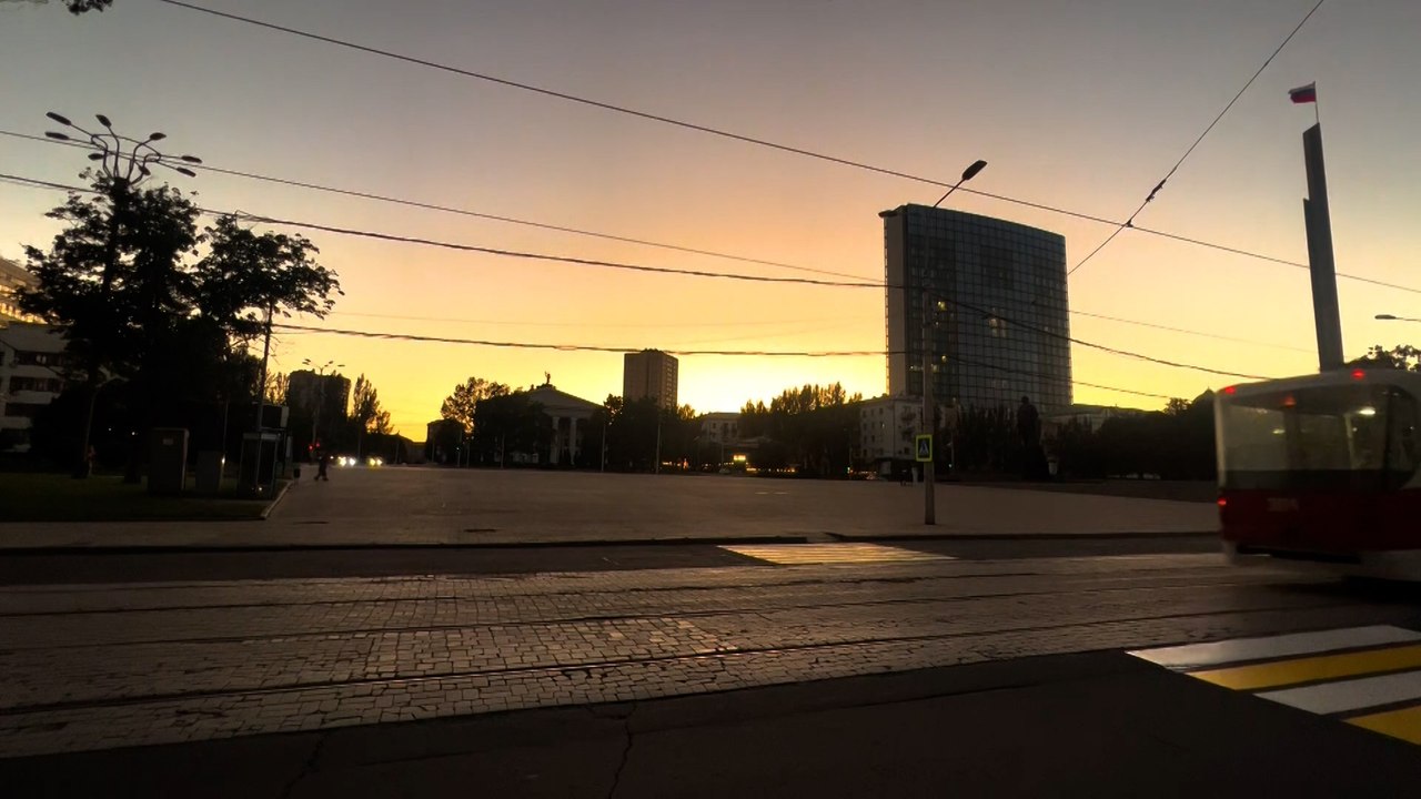 رغم قسوة الظروف.. سكان دونيتسك الأوكرانية يحاولون مواصلة حياتهم الطبيعية