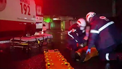 Mãe e filho ficam feridos em acidente entre carro e moto na Jacarezinho