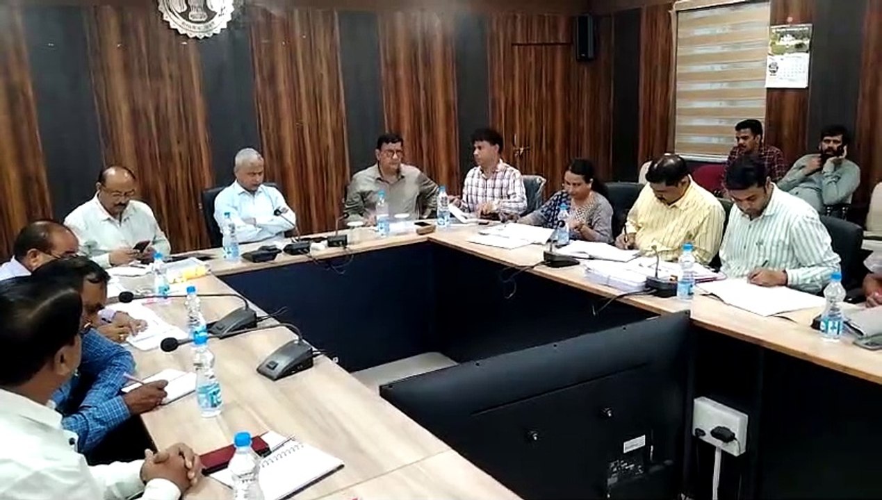 मतदाता सूची में नाम जोडऩे, काटने में सतर्कता ब...