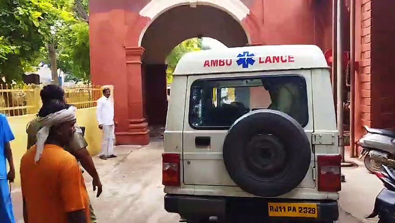 लुक्का गैंग और पुलिस में मुठभेड़, गोली लगने से दो डकैत घायल....देखें वीडियो