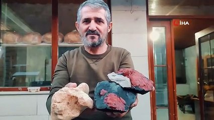 Le boulanger d'Erzurum fait du pain la nuit et cherche des fossiles pendant la journée
