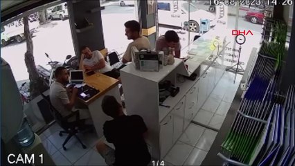 Tamir esnasında telefon alev aldı