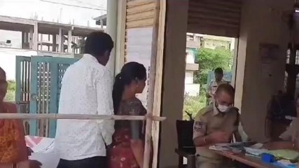 ఆసిఫాబాద్: జిల్లాలో 32 మద్యం దుకాణాలకు వచ్చిన దరఖాస్తులు ఎన్నో తెలుసా?