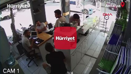 Tamir esnasında telefon alev aldı