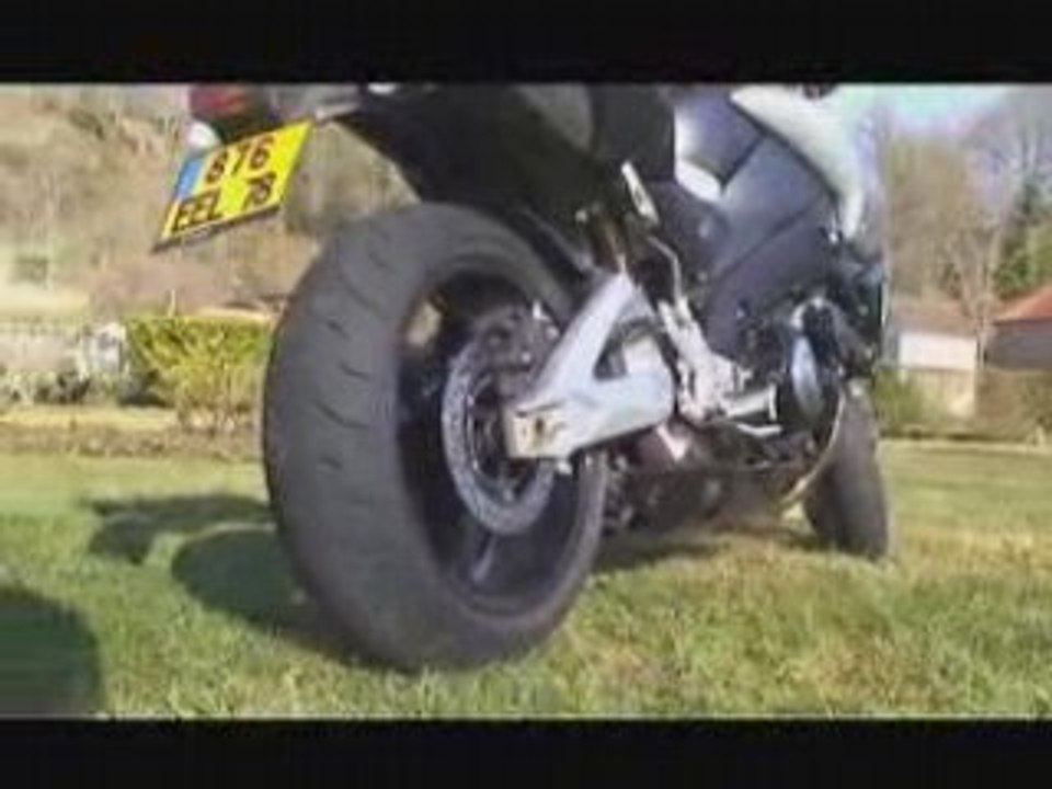 Suzuki Hayabusa 1340 contre Suzuki B-KING 1340