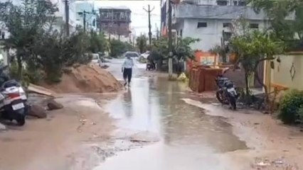 నిజామాబాద్: ఎడతెరిపి లేకుండా వర్షం.. రోడ్లన్నీ జలమయం