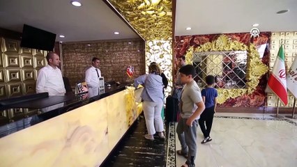 Tatillerini Van'a geçiren İranlı turistler ekonomik hareketliliği artırıyor