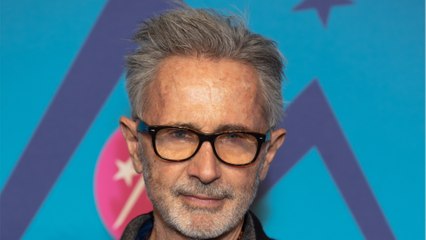 GALA VIDEO - Thierry Lhermitte et François Berléand face à Alzheimer : ils vont subir des analyses… pour la science