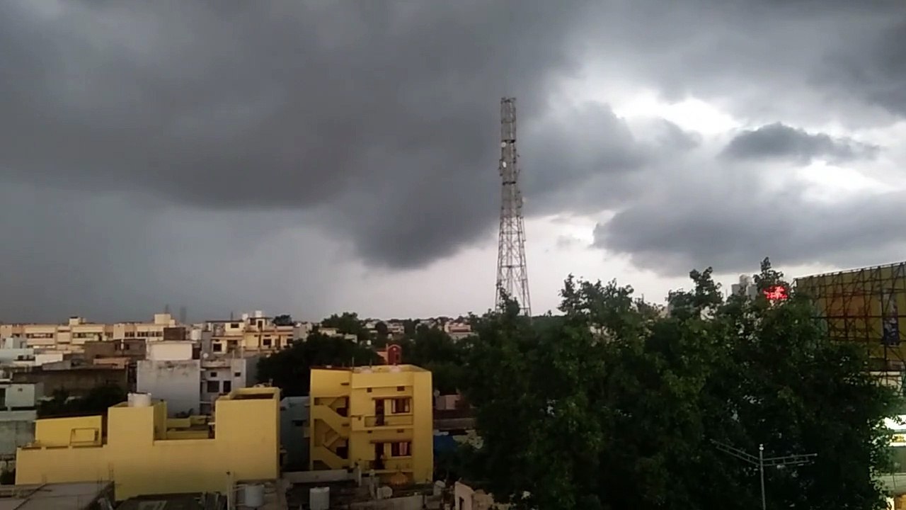 मौसम का दोहरा स्वरूप, सुबह बारिश के बाद धूप और फिर से हुई बारिश , तापमान में आई गिरावट