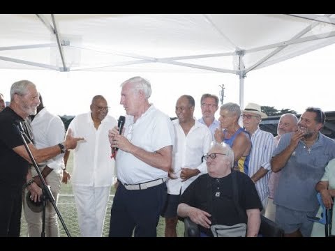 PHOTOS Jean-Claude Darmon avec d'anciennes gloires du football français à Saint-Tropez pour un mom