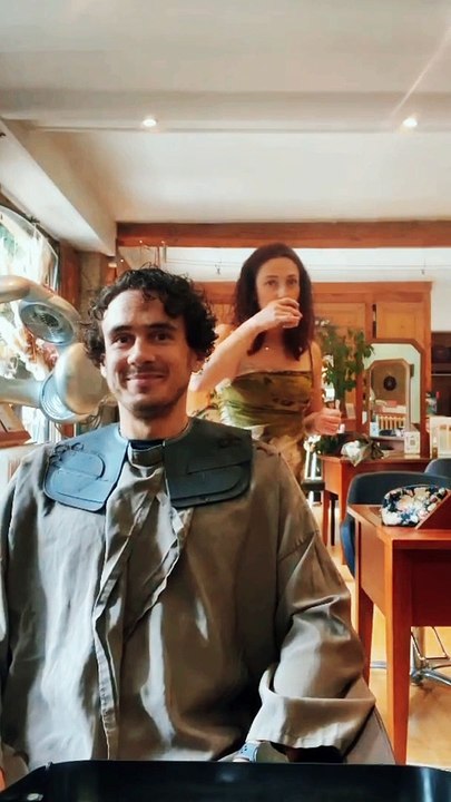 Une coiffure et un moment cool !Salon Marcapar Lyon ✂️ #salon #coiffure #moment #artisan #artisanal #coiffeur #coiffeuse #ethique #ethiqueproducts #lyon #vieuxlyon #vieuxlyon #lyonnais