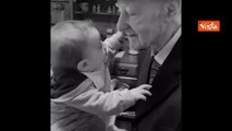 Addio a Carlo Mazzone, l'ultimo video postato sui social: un bacio al nipote