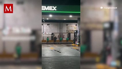 Empleados de gasolinera en Tequisquiapan son captados bailando alegremente; video se vuelve viral