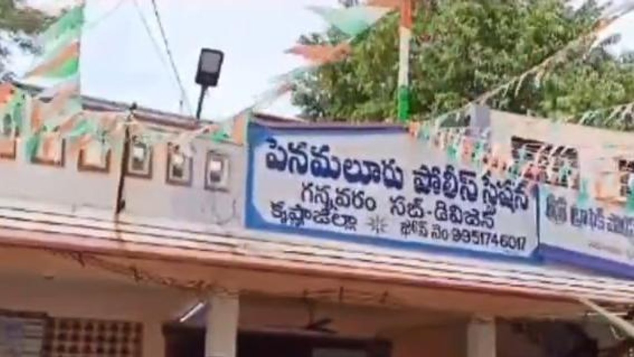 కృష్ణా జిల్లా: 4 నెలల్లో నాలుగు హత్యలు... సీఐ సస్పెండ్