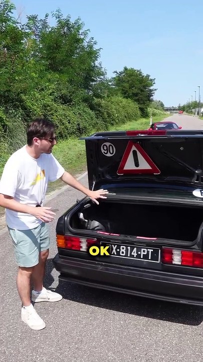 Le coffre pas terrible de la Mercedes 190 