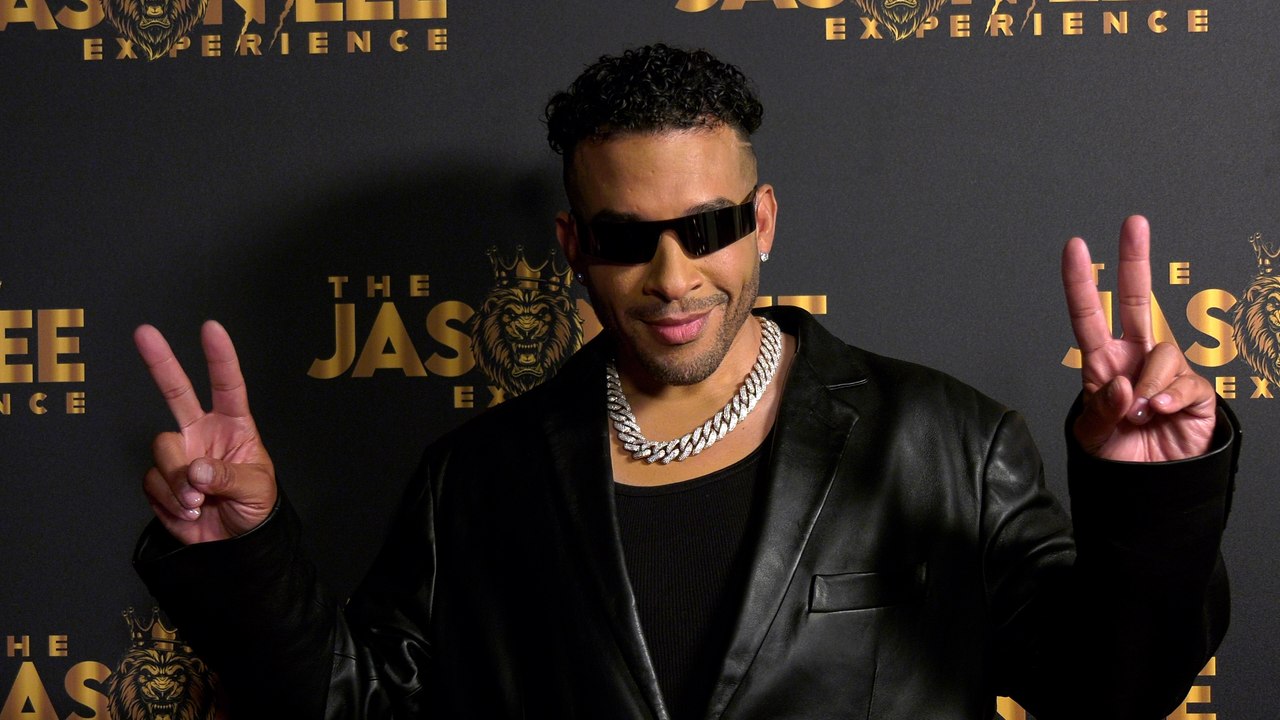 Jason Lee "The Jason Lee Experience Birthday Party" Red Carpet Fashion 4k