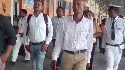 मुंगेर: मालदा रेल मंडल के एडीआरएम ने जमालपुर स्टेशन का लिया जायजा, दिए कई निर्देश