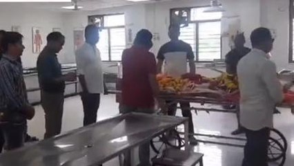 रतलाम: बेटी ने पूरी की मां की अंतिम इच्छा,समाज में पेश की अनोखी मिशाल