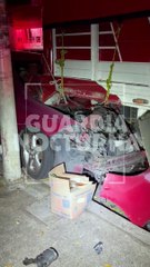 #Preliminar Incrustado en la parte trasera de un tráiler por no respetar la línea amarilla y la falta de iluminación #GuardiaNocturna