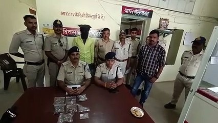 The son-in-law who came to attend the program stole the jewelry