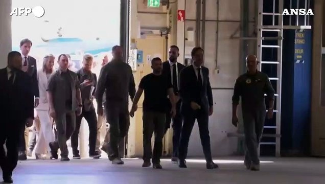 Paesi Bassi, Zelensky e Rutte alla presentazione dei F-16A