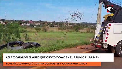Así rescataron el auto que chocó y cayó en el arroyo El Zaimán