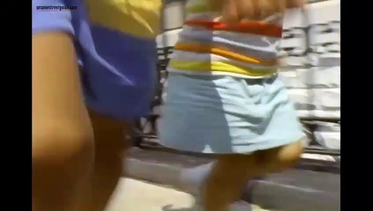 Sesame Street: Elbows And Knees (Original)