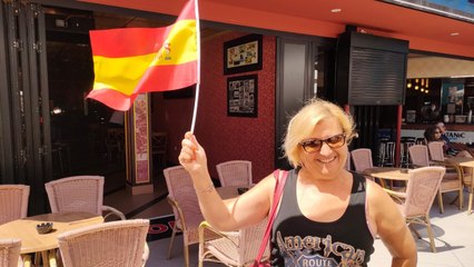 La zona inglesa de Benidorm vibró con la final del Mundial femenino de fútbol.