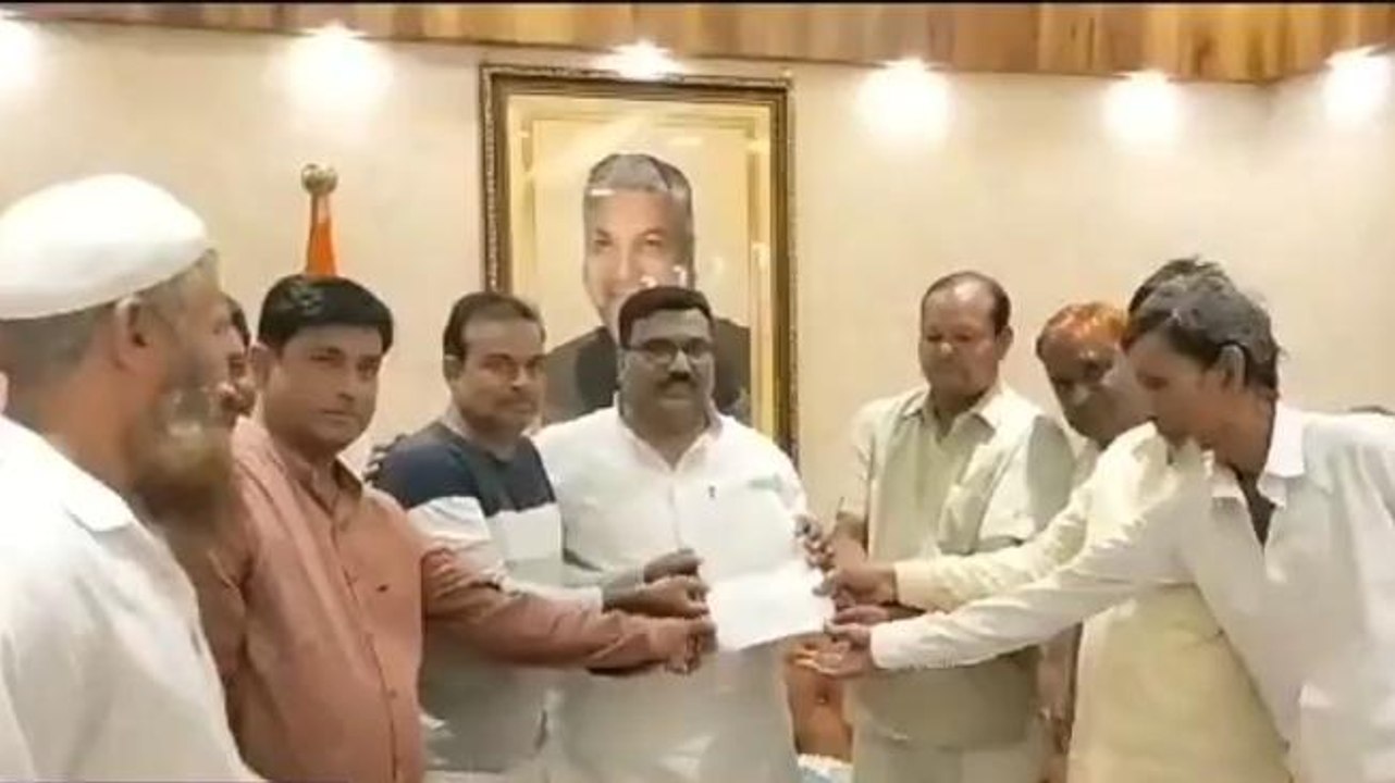 झुंझुनूं : मुस्लिम धोबी समाज ने वक्‍फ बोर्ड चेयरमैन को सौंपा ज्ञापन, जानिए क्‍या रखी