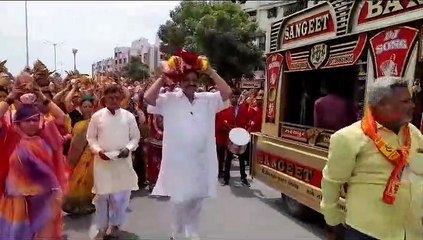 VIDEO: नरोडा में शिव महापुराण कथा का प्रारंभ