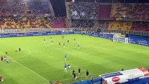 Lecce - Lazio, biancocelesti in campo e i tifosi applaudono