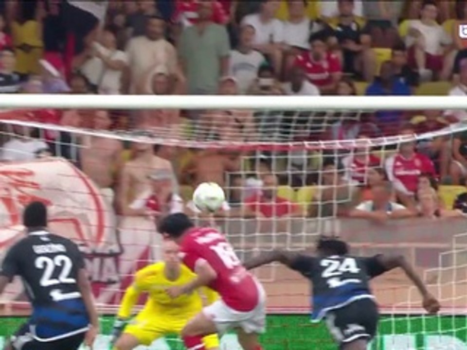 Minamino double sees Monaco set the pace