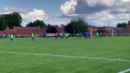 Coup franc de Thomas Ebel qui enfonce le clou (3-1)