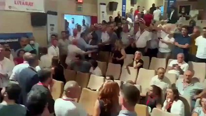 CHP Gebze ilçe kongresinde kavga! Küfür ve hakaretler havada uçuştu