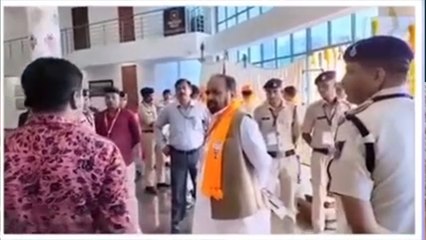 ग्वालियर में अमित शाह की मीटिंग में जाने से pwd मंत्री गोपाल भार्गव को रोका,सुनाई  खरी-खोटी.