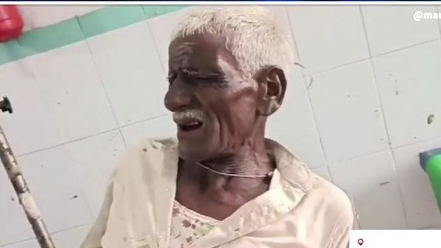 मानवता की मिसाल: सड़क हादसे में पिता-पुत्र घायल, राहगीर ने पहुंचाया अस्पताल तब बची जान