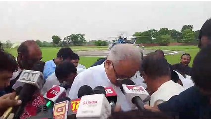 देखिए जब सीएम के पास आया सांप