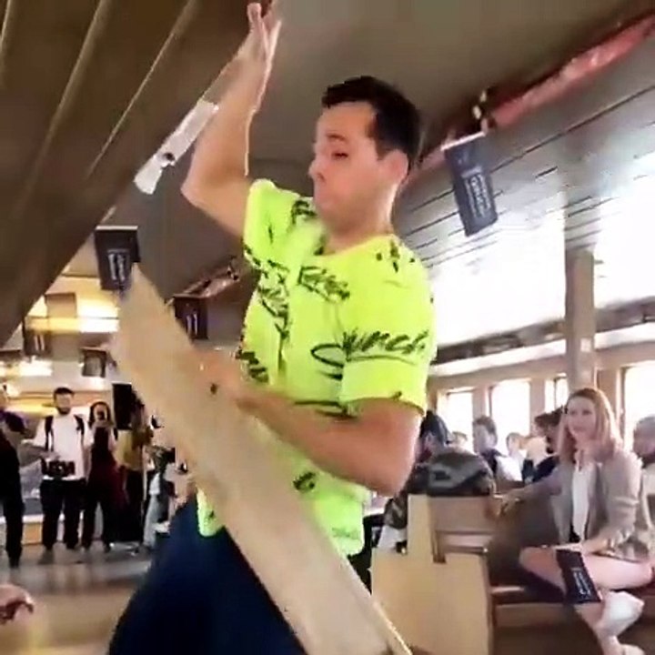 Ankara Büyükşehir Belediyesi Eski Başkanı Melih Gökçek, vapurda dans eden vatandaşları hedef aldı