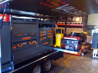 ¡Hoy os dejamos este remolque taller móvil !