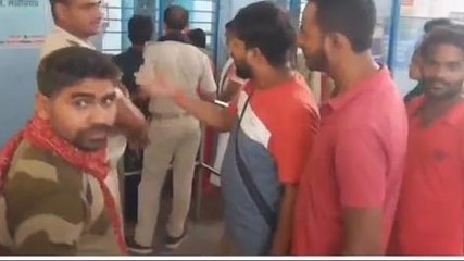 लखीसराय: ट्रैक्टर चोरी करते चोर को पुलिस ने रंगे हाथ किया गिरफ्तार, देखिए वीडियो