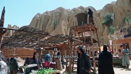 พวกอันธพาลพยายามปล้นสิ่งกีดขวาง เพียงเพื่อจะพบว่าเด็กชายเป็นปรมาจารย์ kun fu เอาชนะพวกเขา