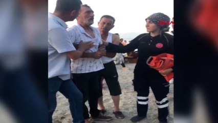 Boğulduğunu sandığı oğlunu görünce sevinçten bayıldı