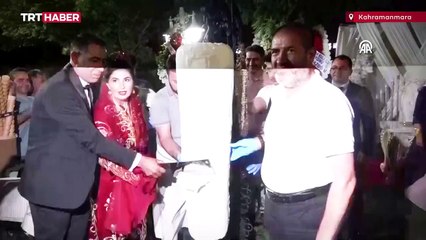 Kahramanmaraş'ta düğünde pasta yerine dondurma kesildi