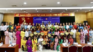 Giáo viên các nước đến Việt Nam tập huấn dạy tiếng Việt